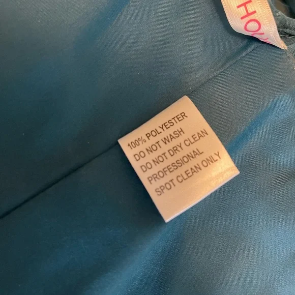 Beautiful dress - Picture 4 of 6